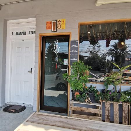 8 Sleeper Street Guesthouse Krabi Exterior photo