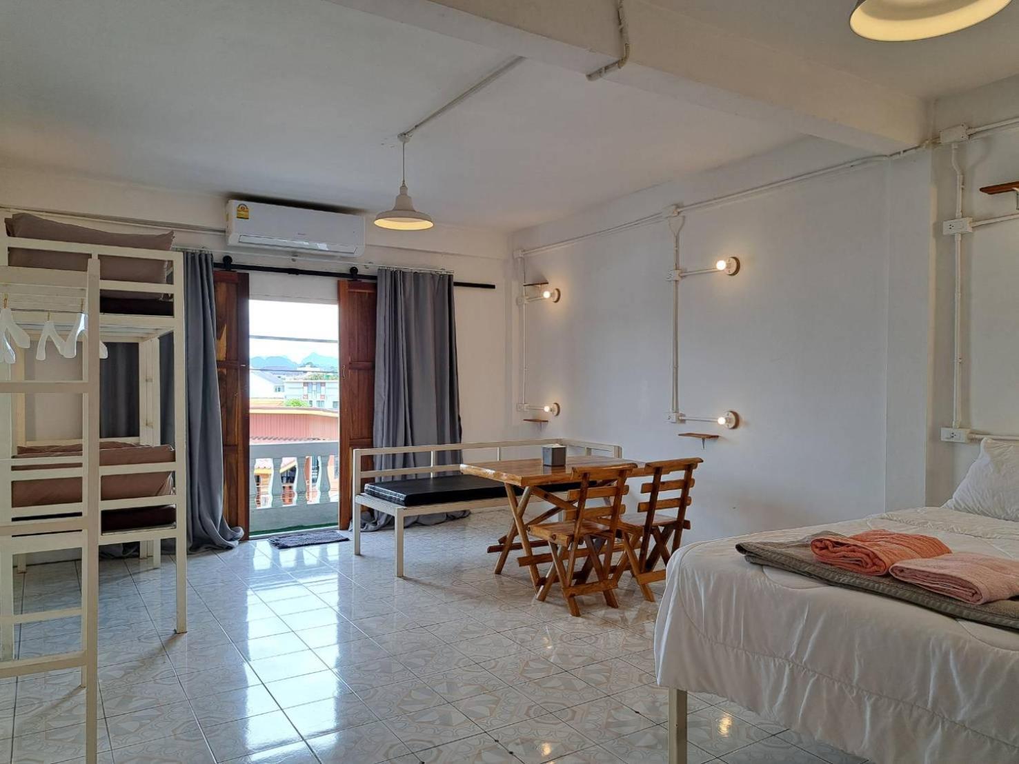 8 Sleeper Street Guesthouse Krabi Exterior photo