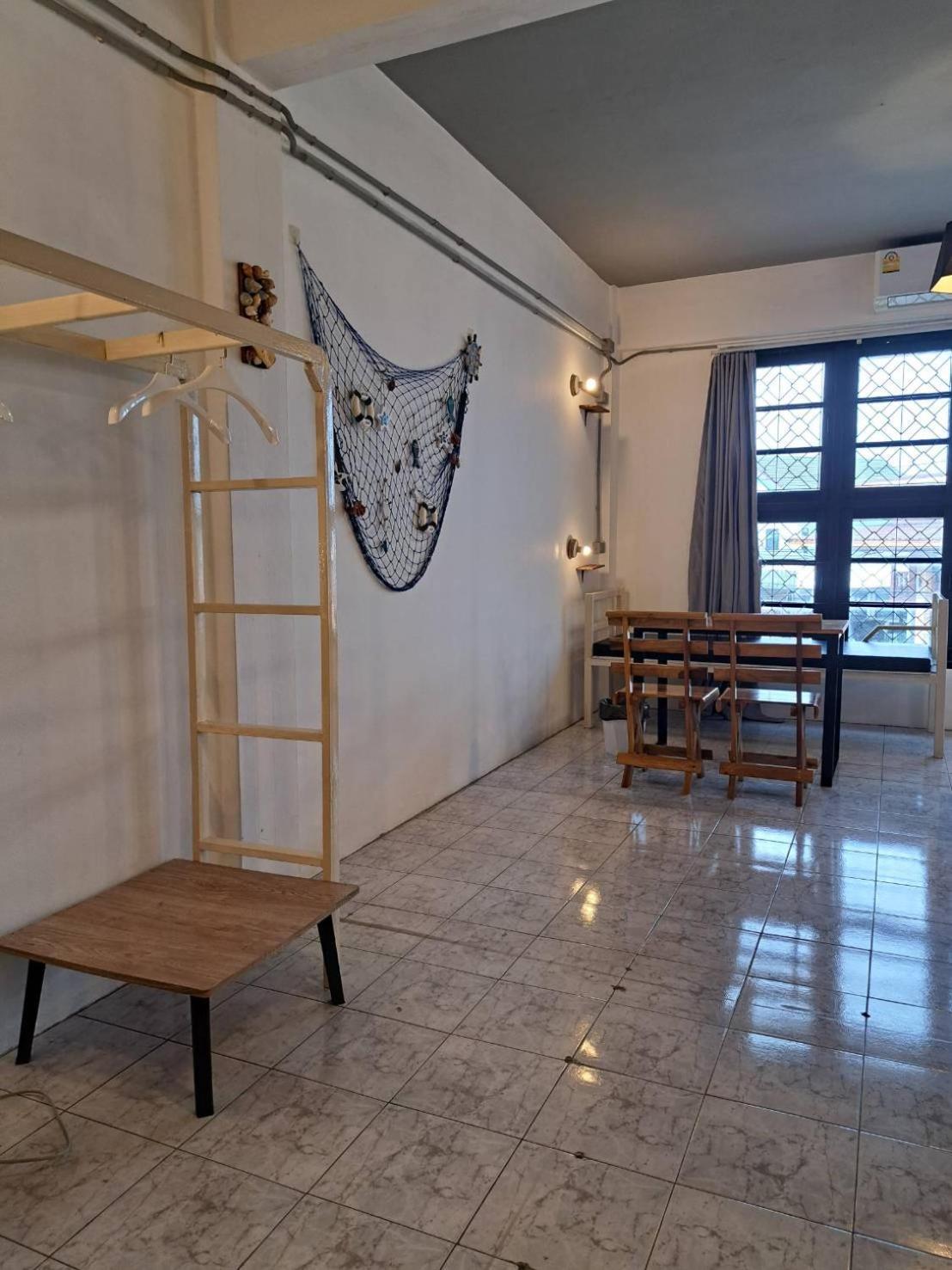 8 Sleeper Street Guesthouse Krabi Exterior photo